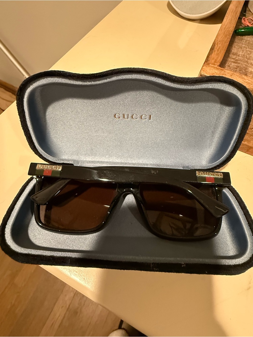 Gucci Black Sunglasses with Gold Logo Accent - Picture 2 of 5